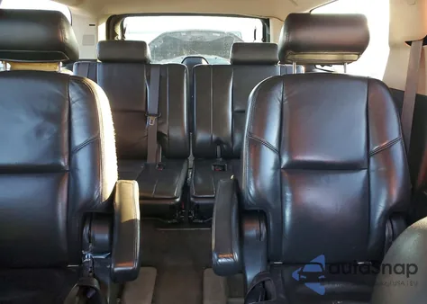 2009 Cadillac Escalade Esv Luxury z USA, uszkodzony, nr VIN 1GYFK26239R230420